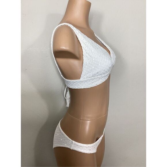 New. Pilyq white bikini set. S-bottom/D-cup top. Retails $149 - Picture 6 of 14